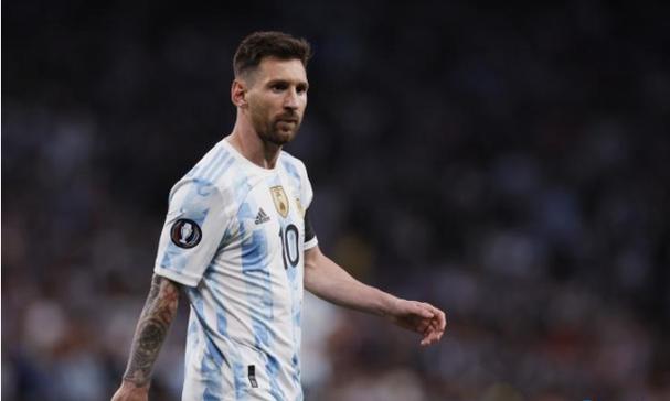 绝境詹!詹姆斯生涯生死战15胜13负 场均33.5分10.4板7.5助1.8断